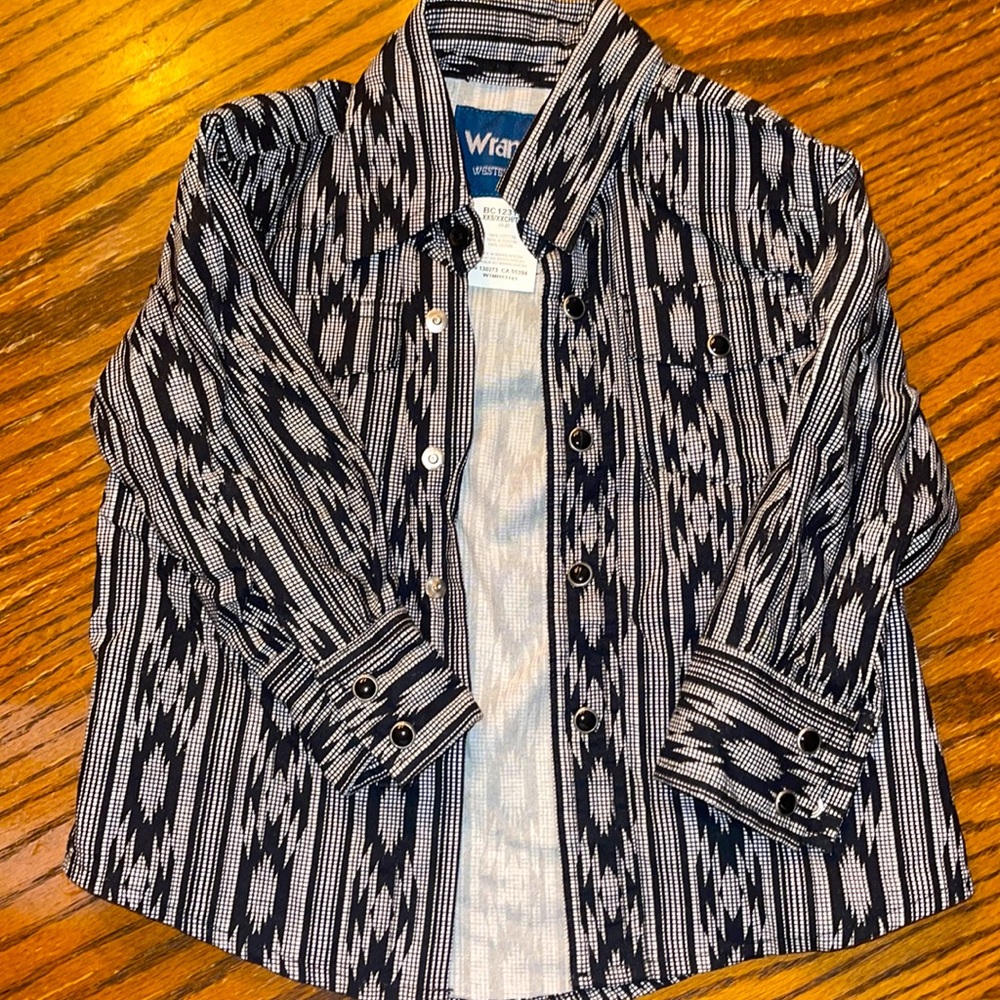 Wrangler western button up. Size 2t. Like brand new.